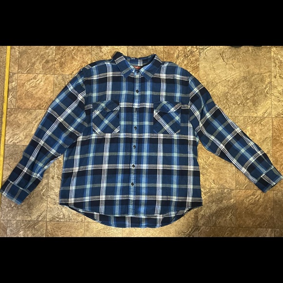 HUGE MOVING AWAY SALE! Plaid Arizona Flannel - Picture 1 of 5